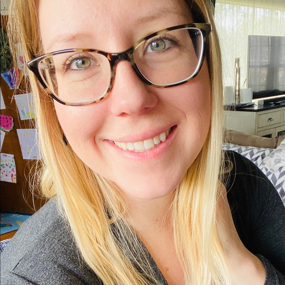 Meet your Posher, Melissa - Picture 1 of 1